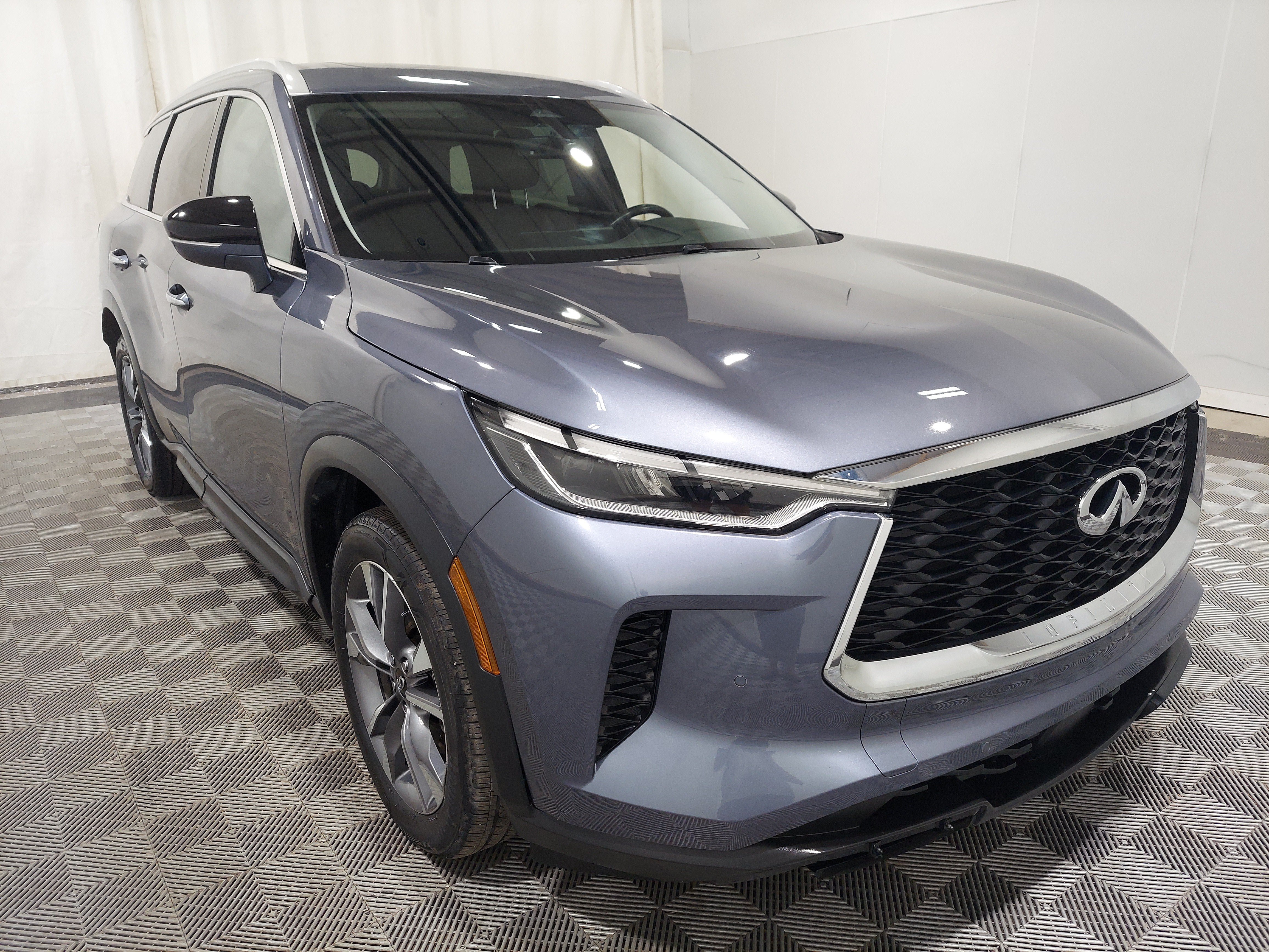 Used 2024 INFINITI QX60 Luxe AWD/4WD image 4