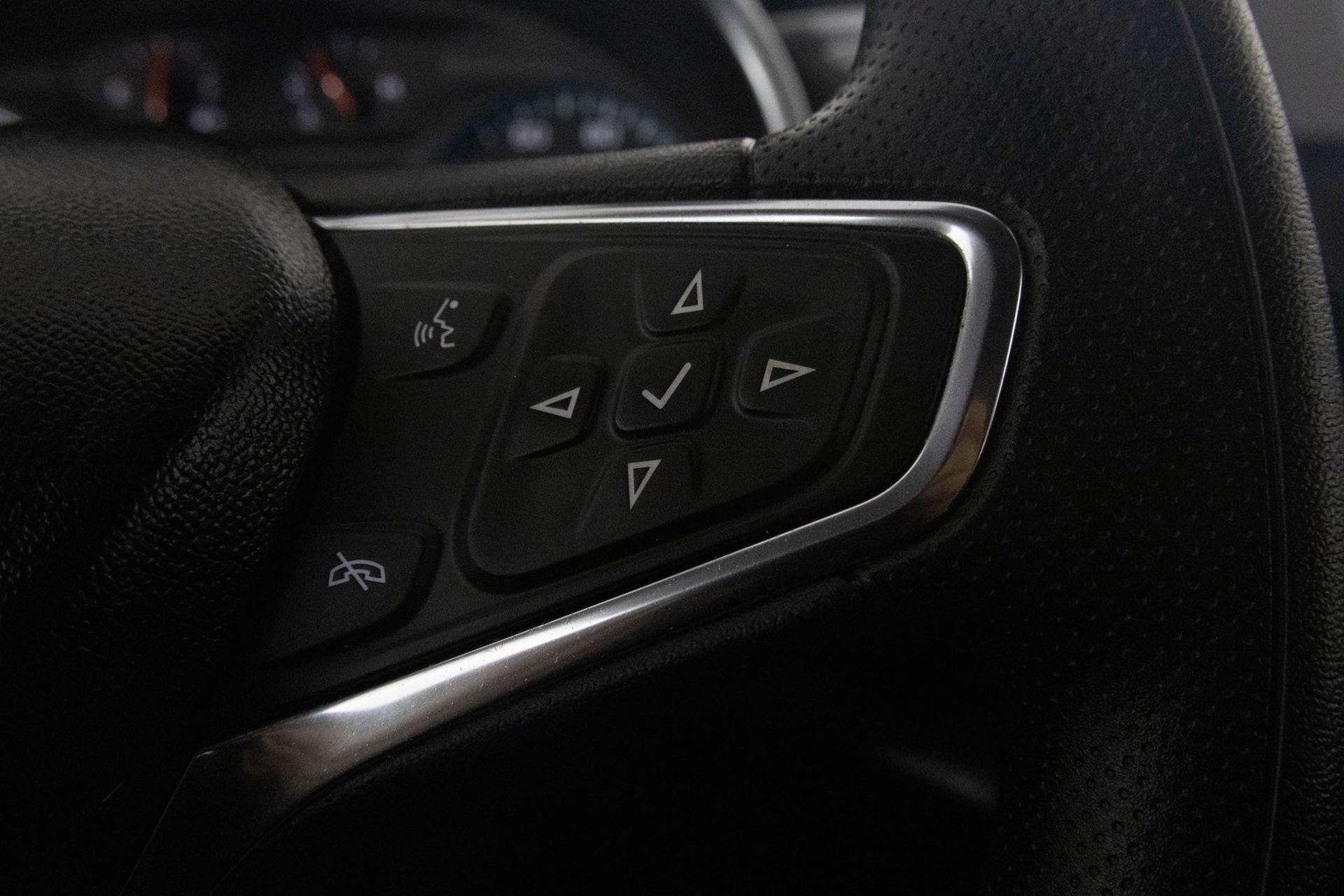 Used 2020 Chevrolet Malibu LS image 30