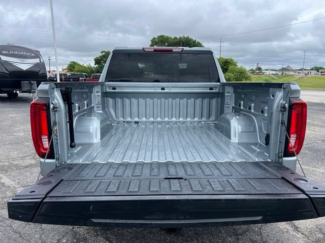 Used 2025 GMC Sierra 1500 SLT AWD/4WD image 6