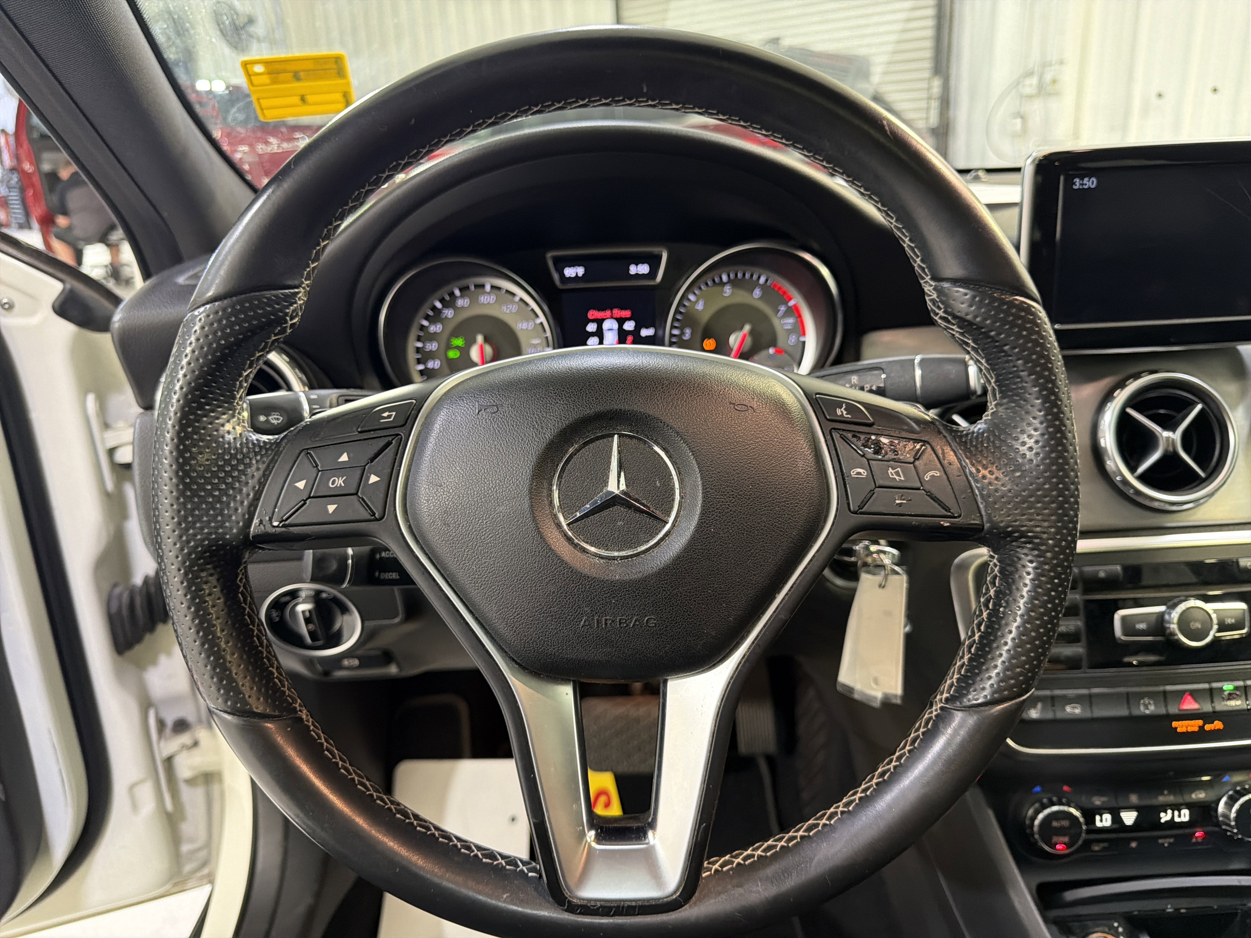 Used 2015 Mercedes-Benz GLA 250 4MATIC image 15