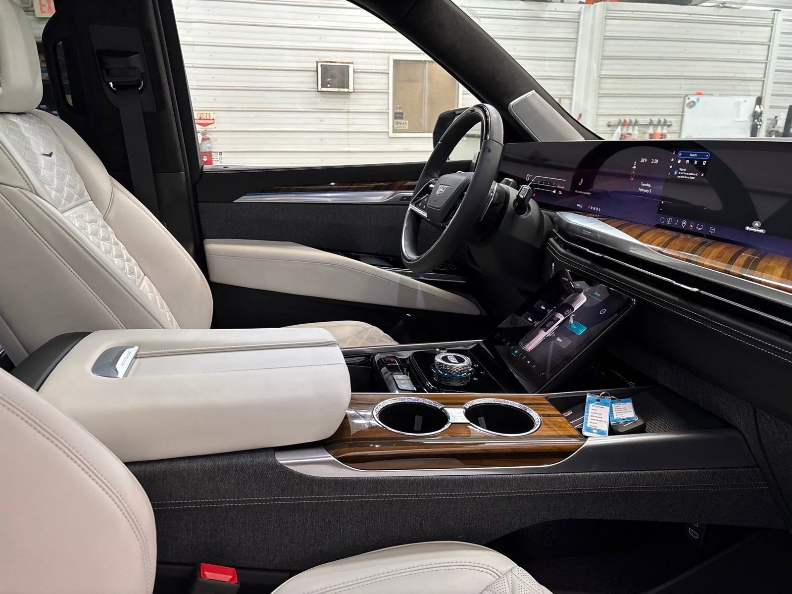 Used 2025 Cadillac Escalade Sport Platinum image 32