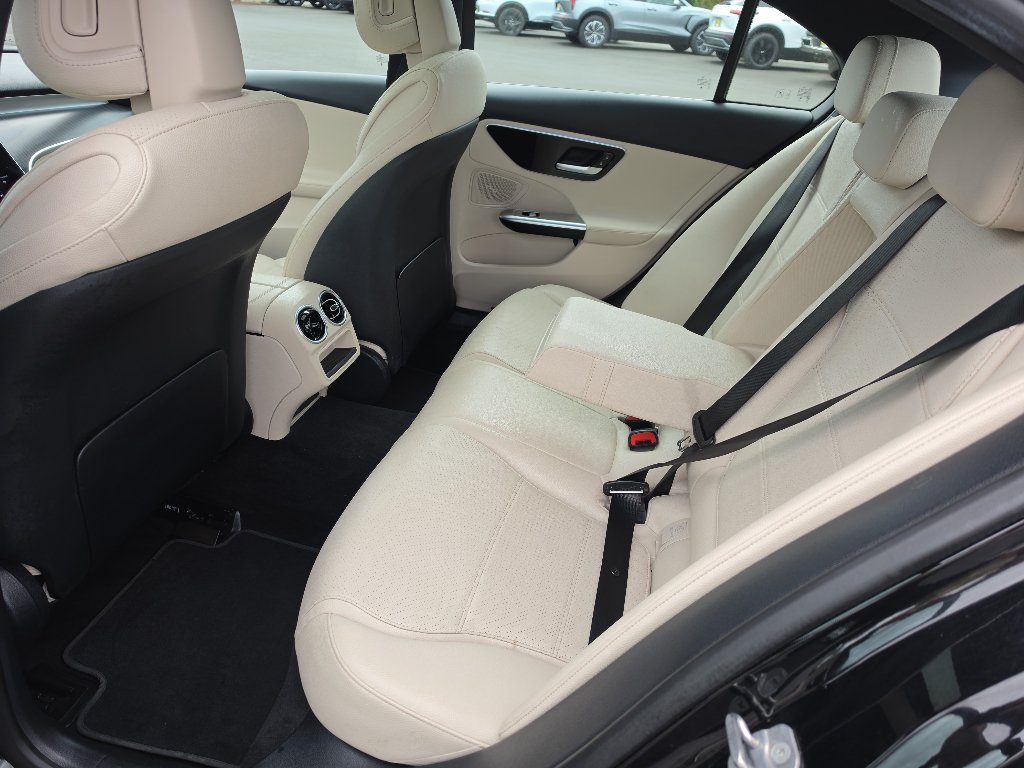 Used 2025 Mercedes-Benz C 300 Sedan image 18