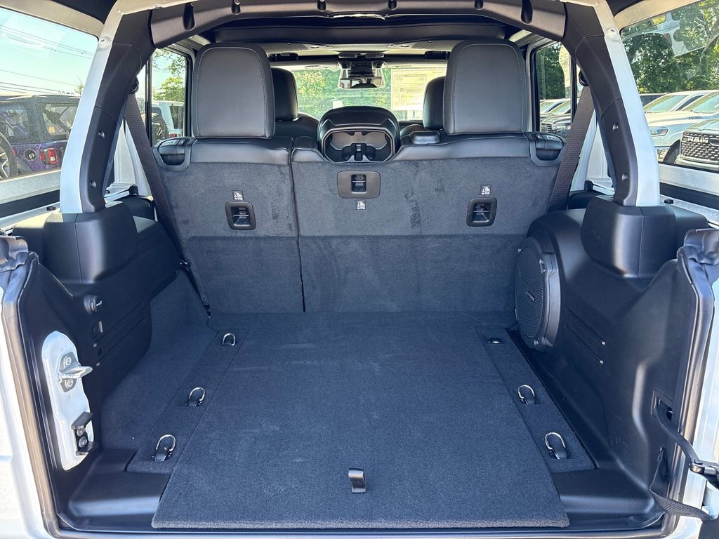 New 2026 Jeep Wrangler Unlimited Rubicon AWD/4WD image 30