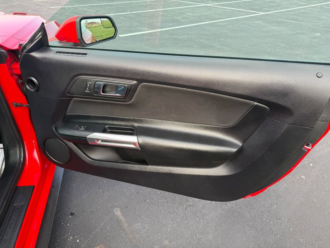 Used 2015 Ford Mustang GT image 15