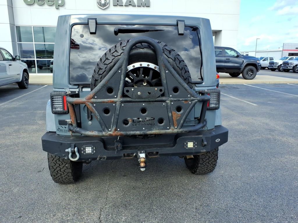 Used 2015 Jeep Wrangler Unlimited Sahara w/ Max Tow Package image 4