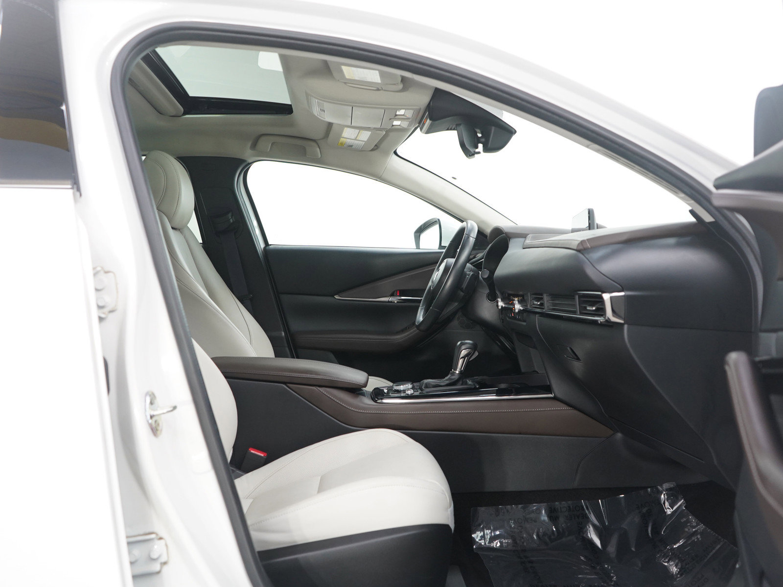 Used 2022 MAZDA CX-30 AWD 2.5 S w/ Premium Package image 11