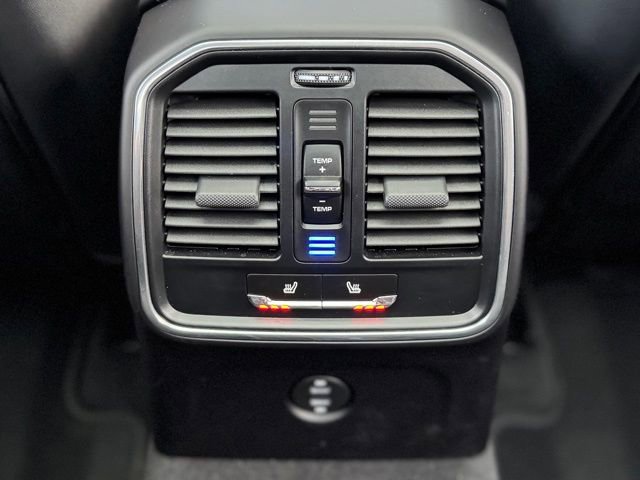 Certified 2025 Porsche Macan Turbo image 33