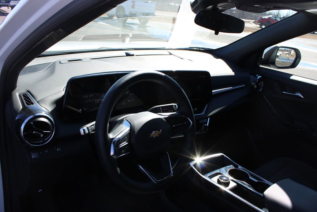 Used 2026 Chevrolet Equinox LT image 18