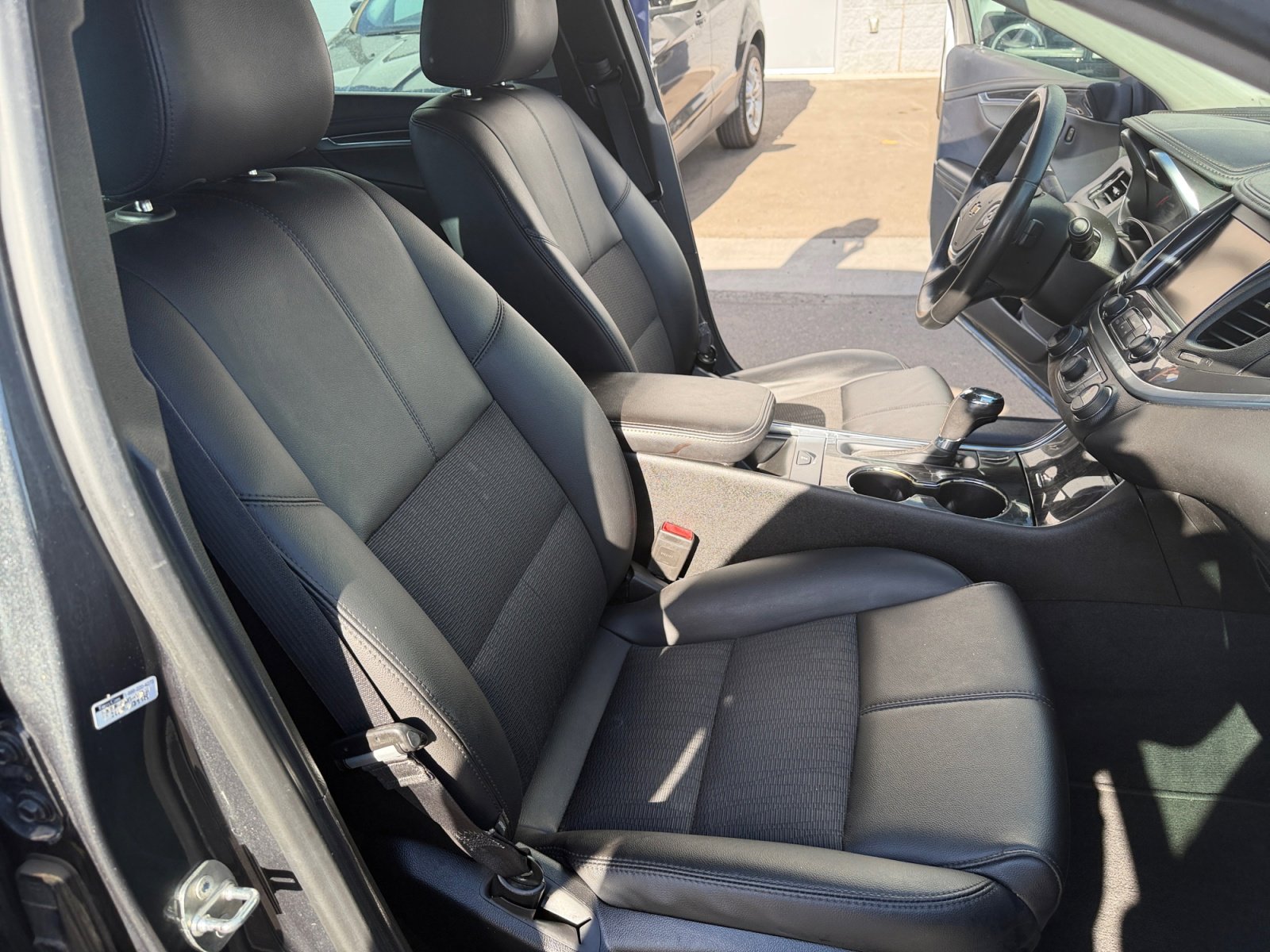 Used 2018 Chevrolet Impala LT FWD image 30