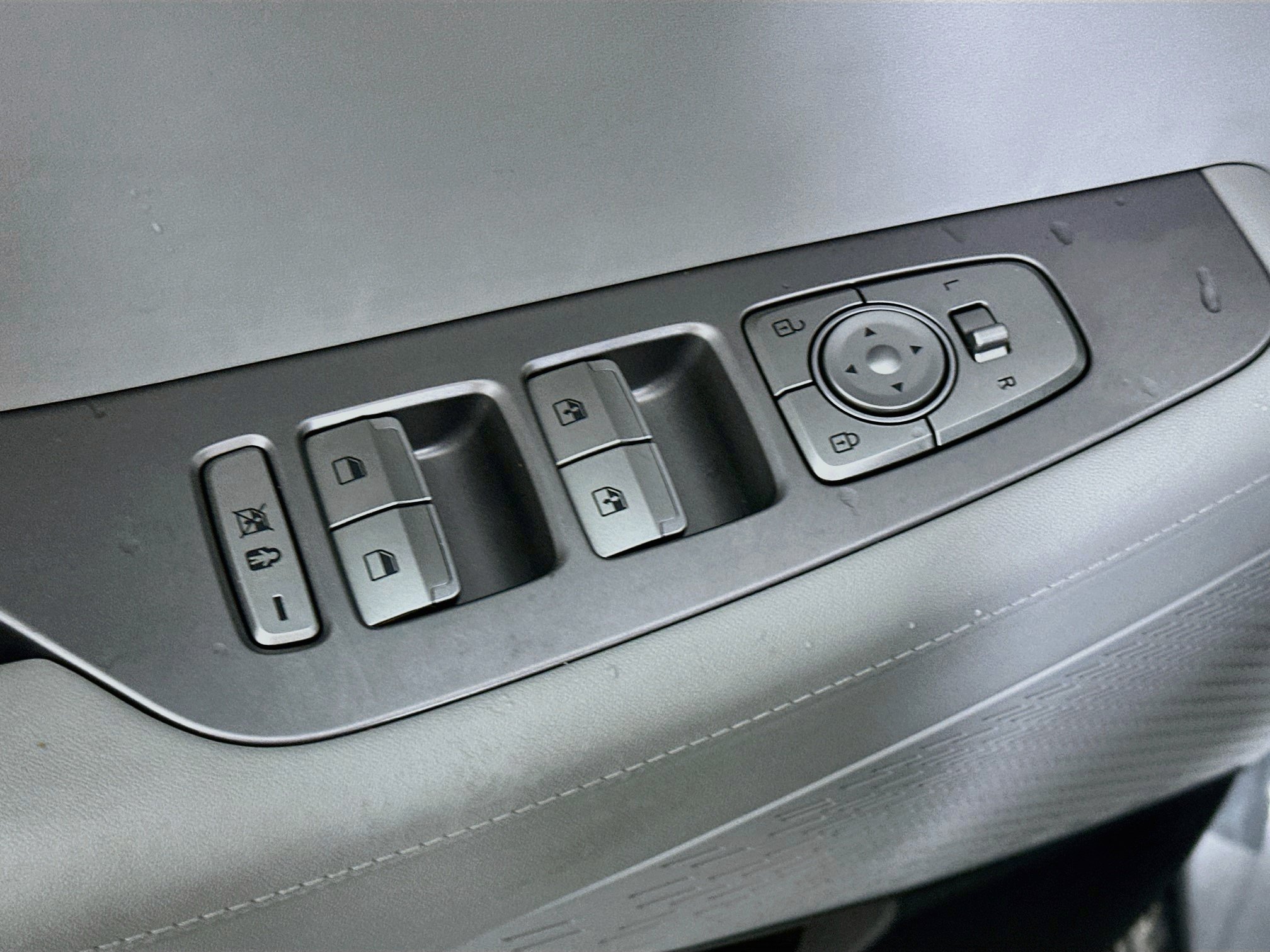 Used 2025 Hyundai Palisade SEL FWD image 15