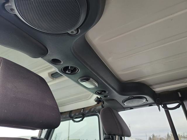 Used 2013 Jeep Wrangler Unlimited Sahara image 20