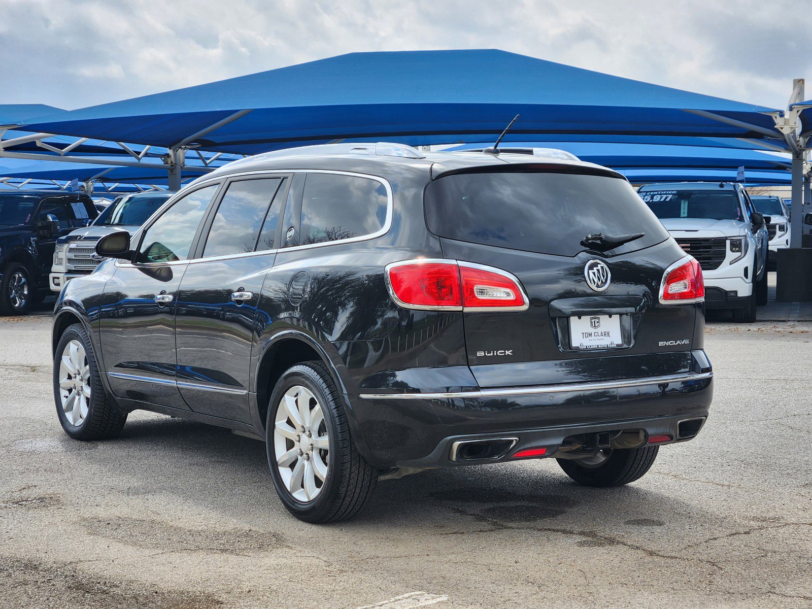 Used 2013 Buick Enclave Premium w/ LPO, Cargo Convenience Pkg image 4