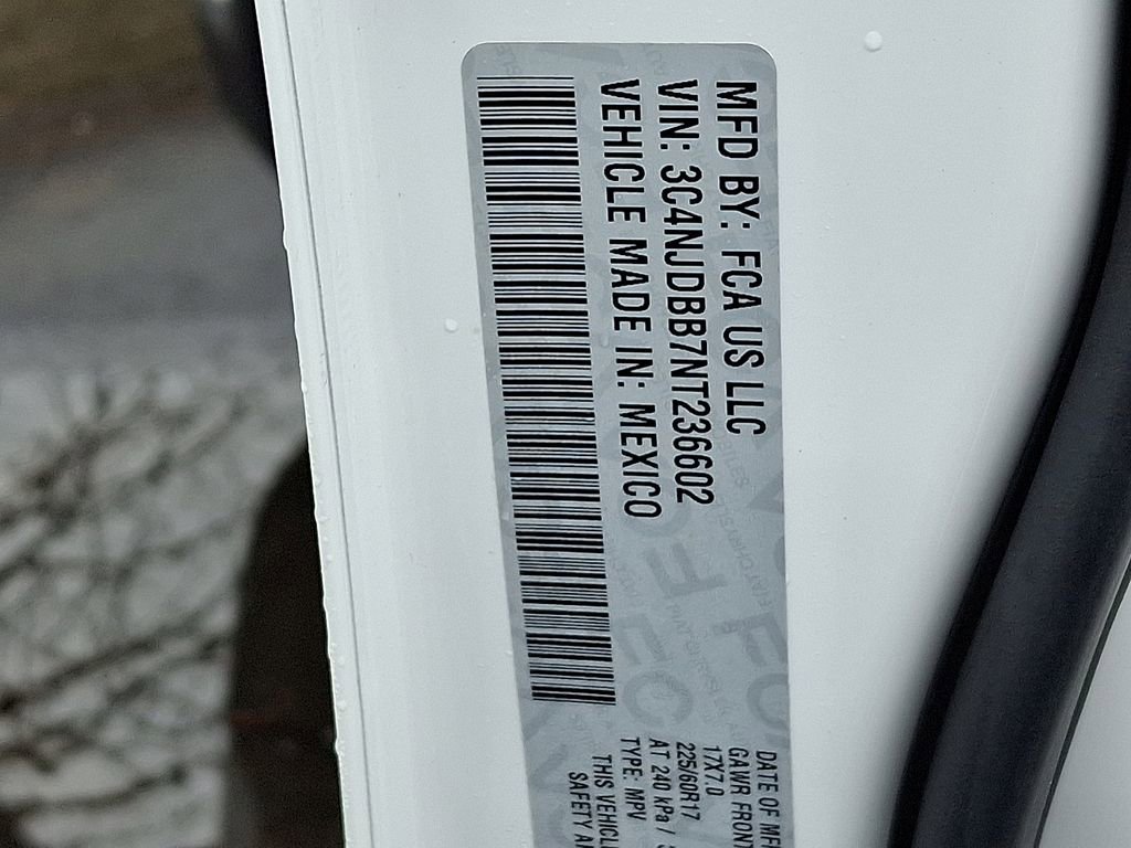 Used 2022 Jeep Compass Latitude image 28