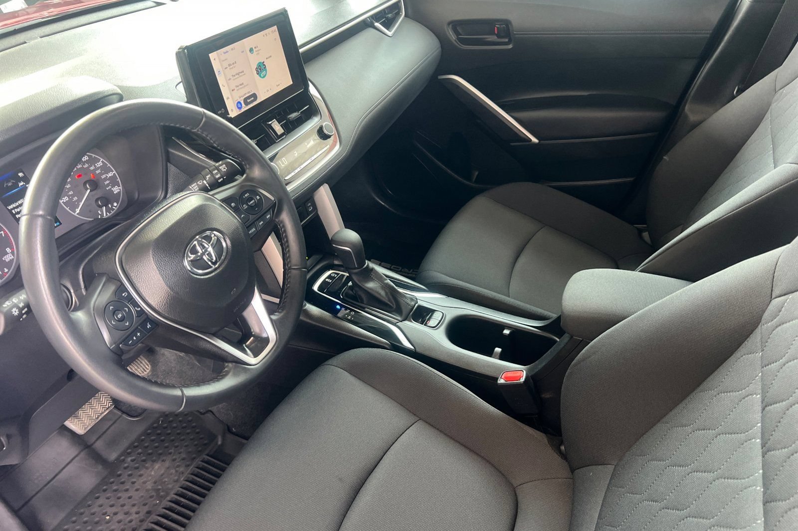 Certified 2025 Toyota Corolla Cross LE AWD/4WD image 7