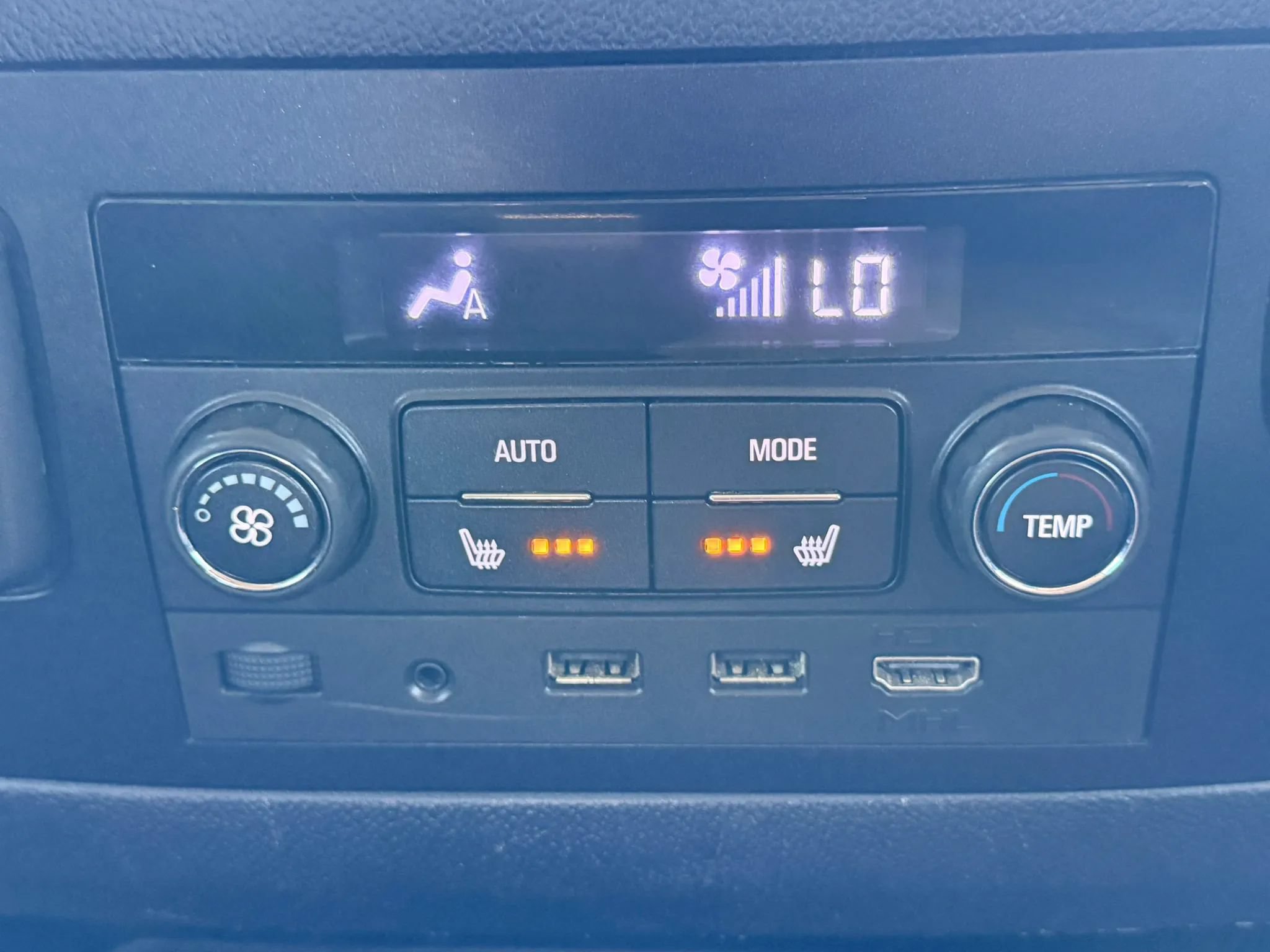 Used 2020 Chevrolet Suburban LT AWD/4WD image 42