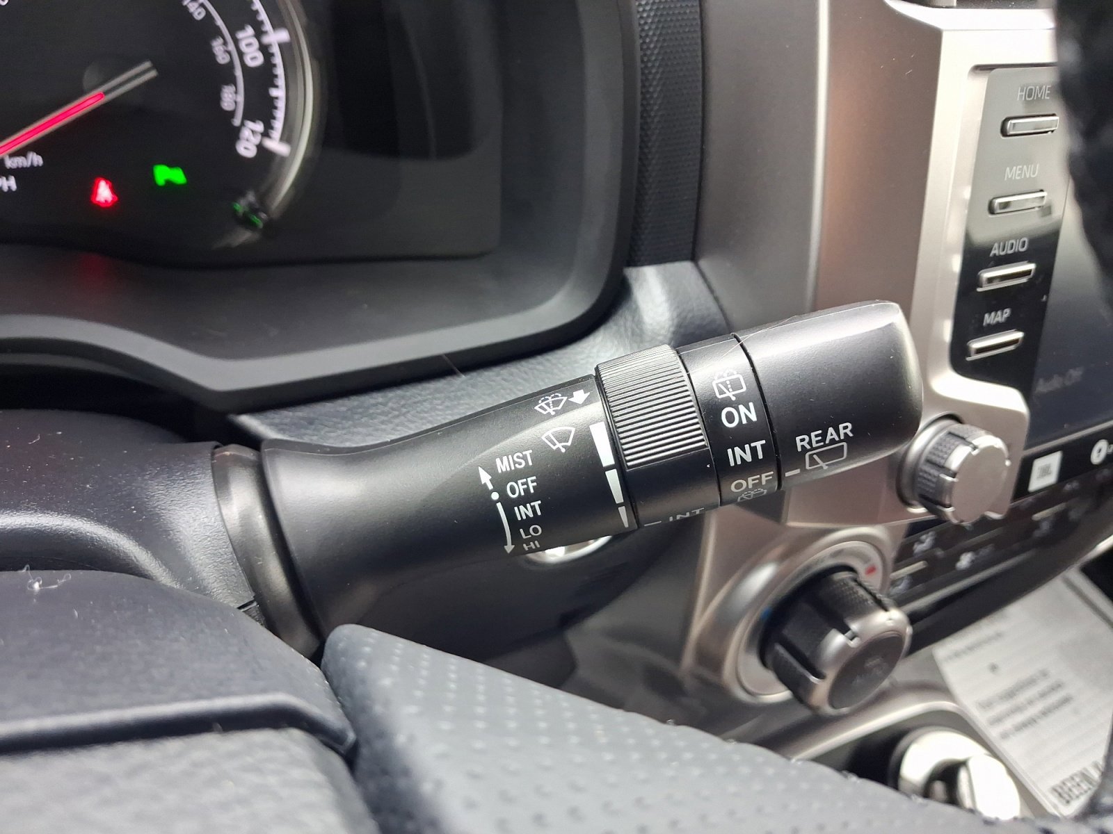 Used 2020 Toyota 4Runner Limited AWD/4WD image 23