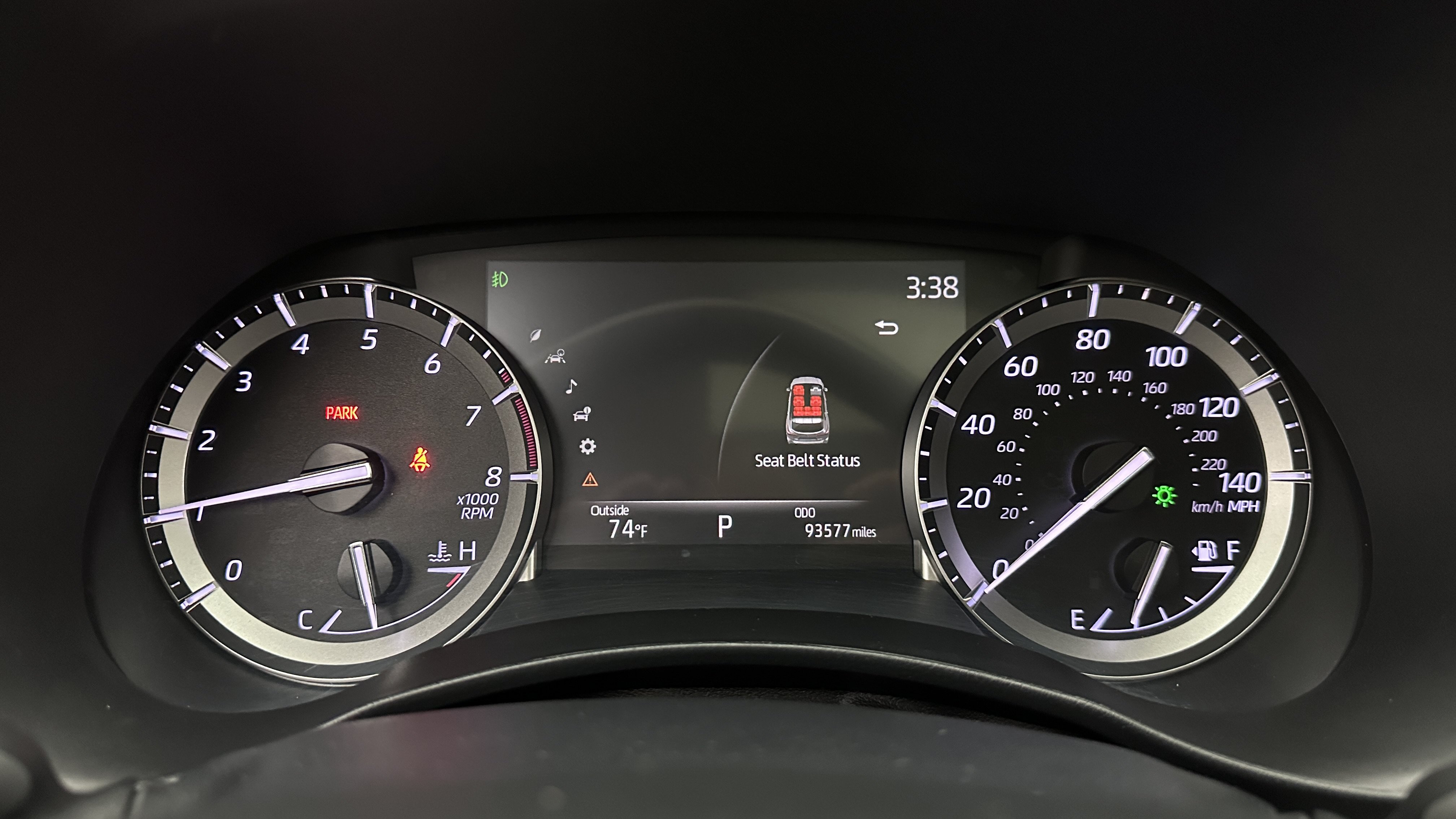 Used 2022 Toyota Highlander XLE AWD/4WD image 19