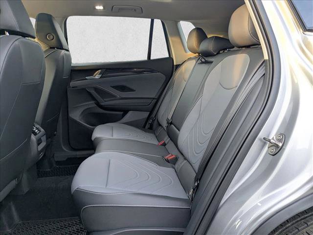 New 2026 Volkswagen Tiguan SE AWD/4WD image 17