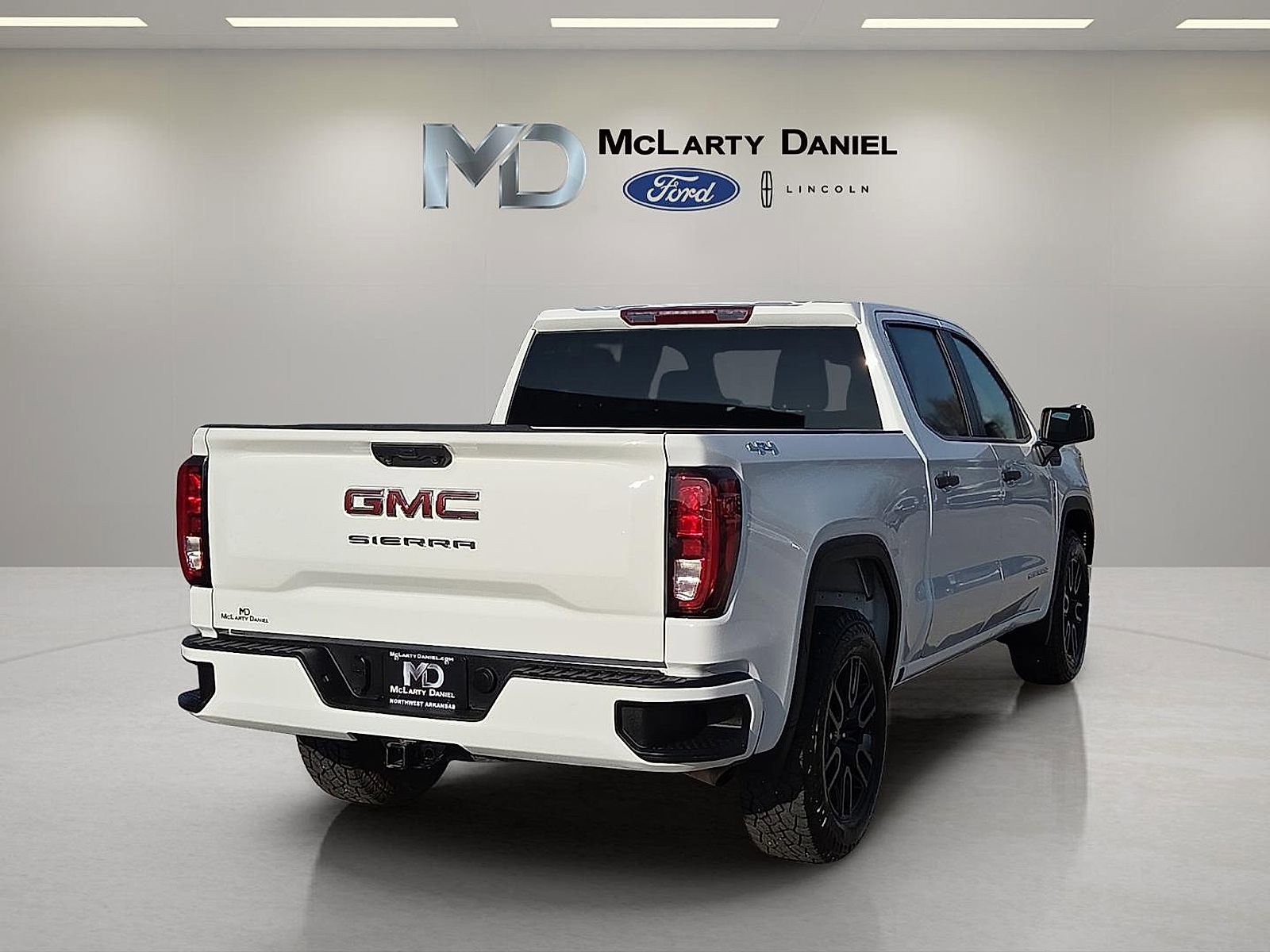 Used 2024 GMC Sierra 1500 Pro w/ Graphite Edition image 5