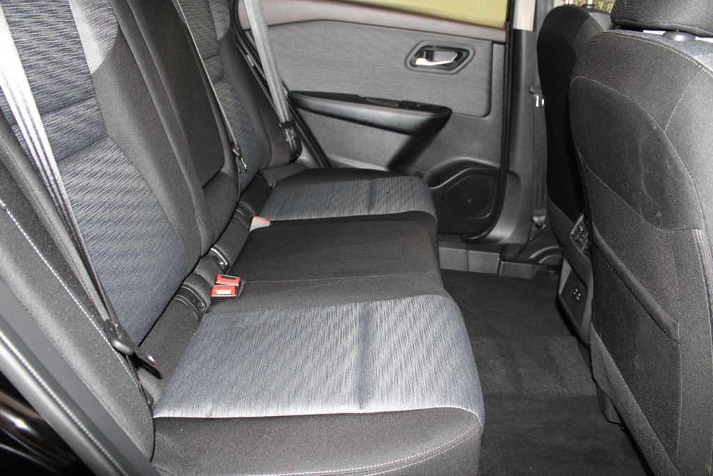 Used 2023 Nissan Rogue SV AWD/4WD image 29