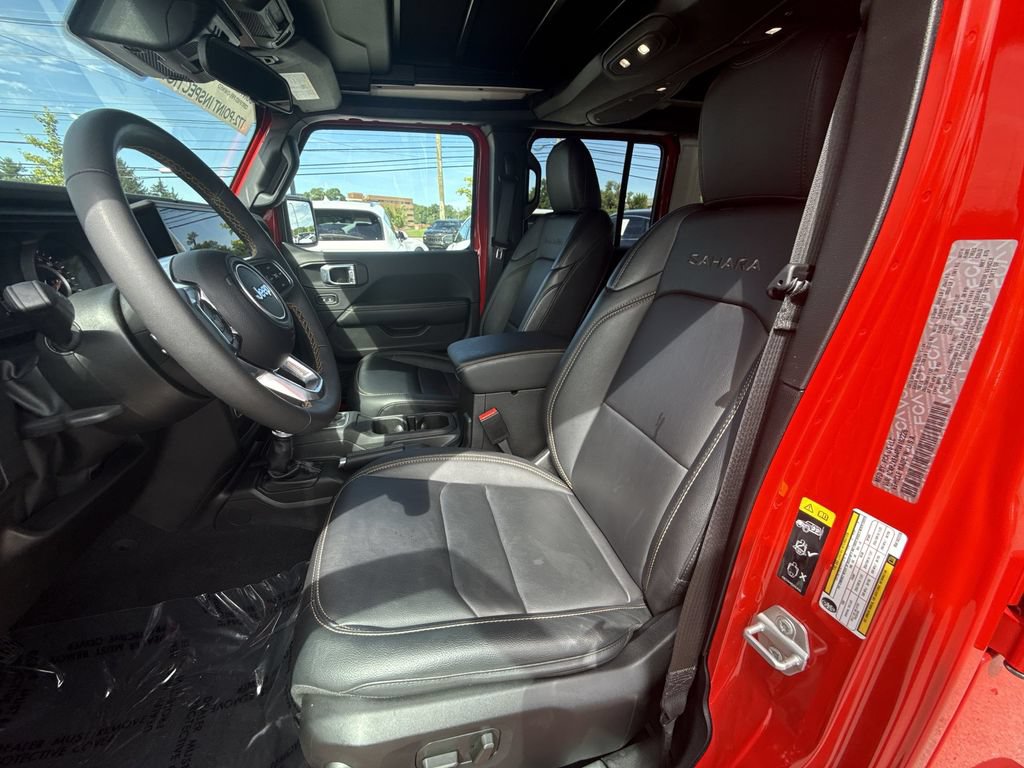 Used 2024 Jeep Wrangler Unlimited Sahara AWD/4WD image 13