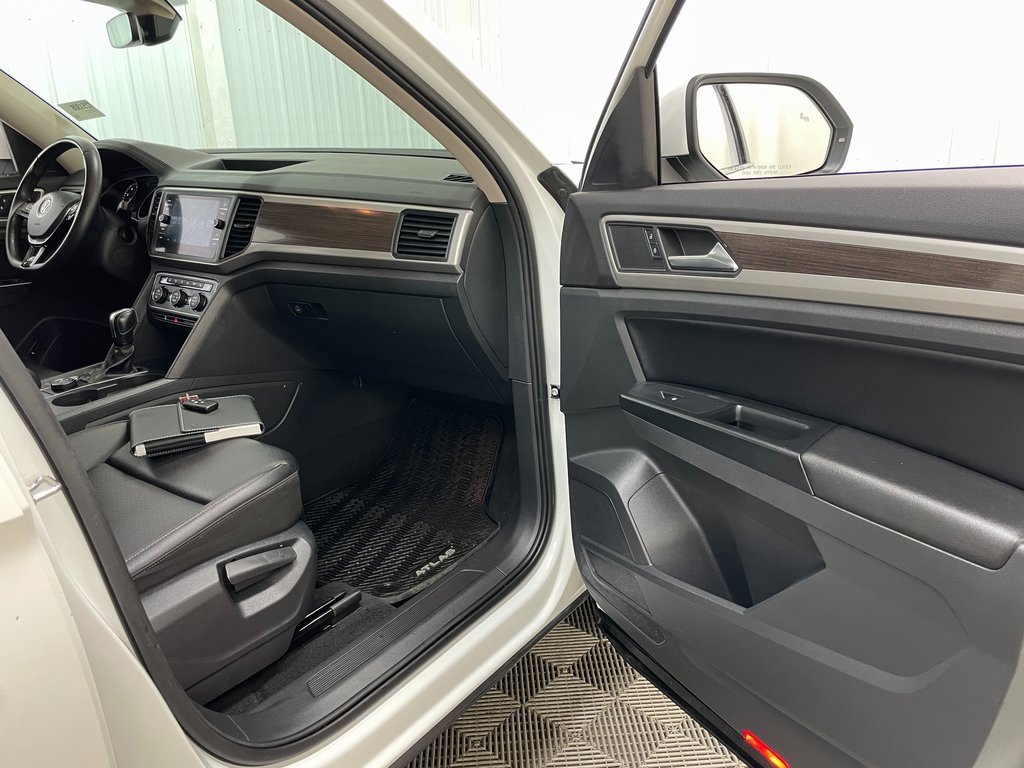 Used 2020 Volkswagen Atlas SE w/ Towing Package image 34