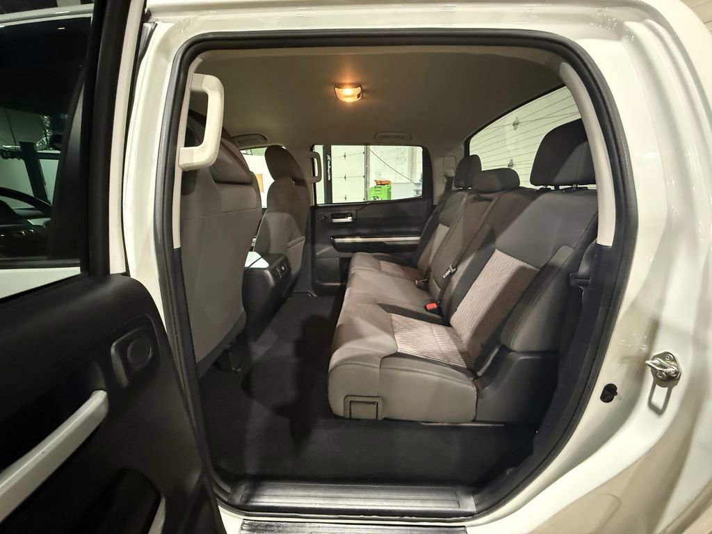 Used 2015 Toyota Tundra SR5 w/ SR5 Upgrade Package AWD/4WD image 13