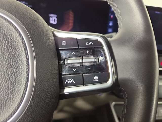 Certified 2025 Kia Carnival FWD image 22