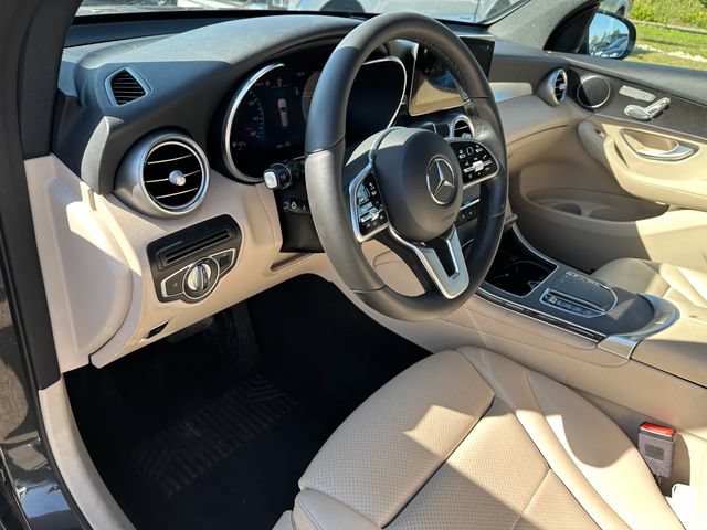 Used 2021 Mercedes-Benz GLC 300 4MATIC w/ Driver Assistance Package image 22