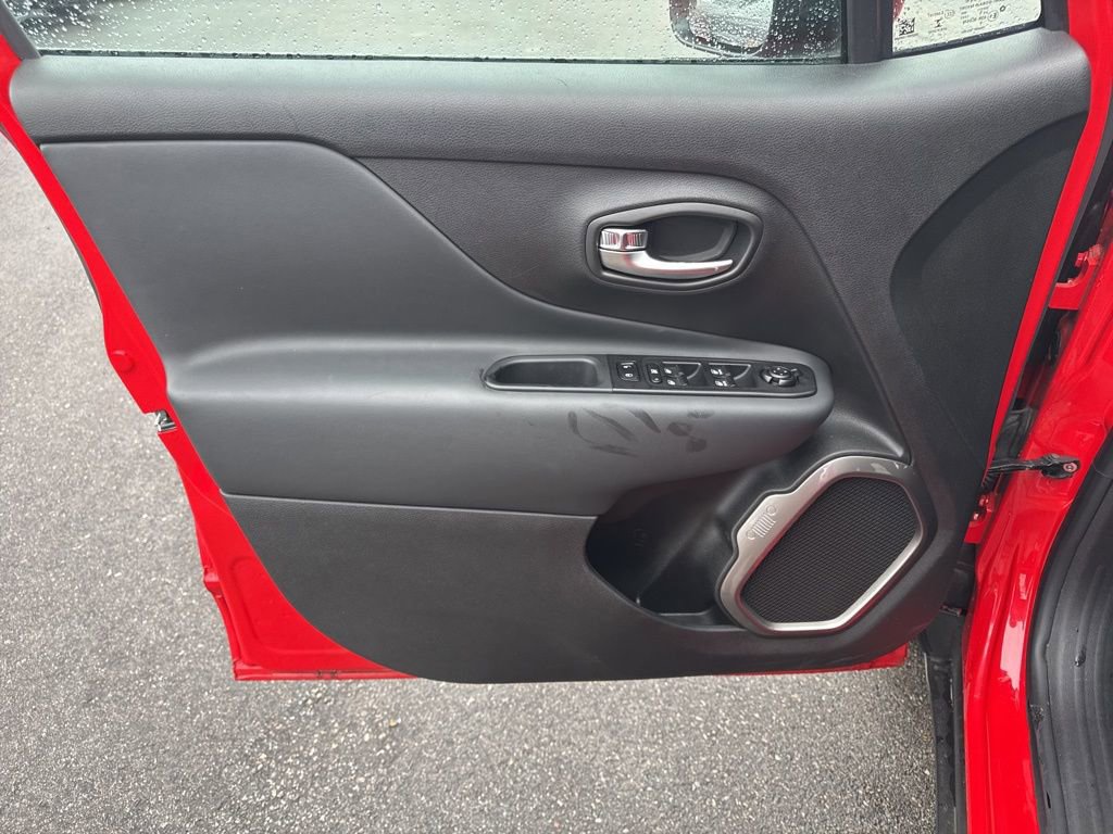 Used 2022 Jeep Renegade Latitude w/ Convenience Group image 24