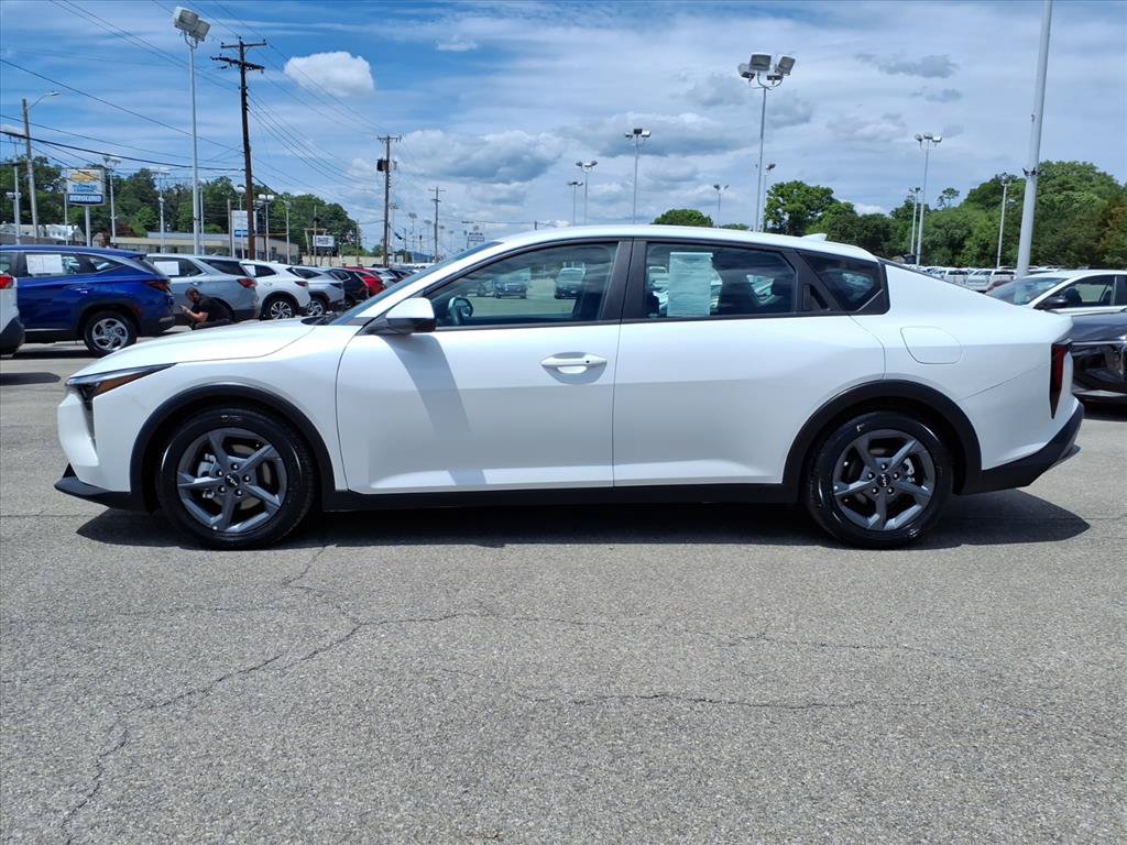 Used 2025 Kia K4 FWD image 7