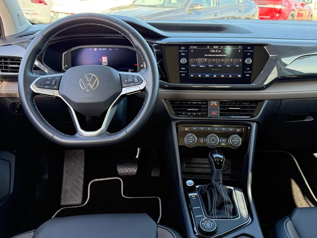 Used 2023 Volkswagen Taos SEL image 25