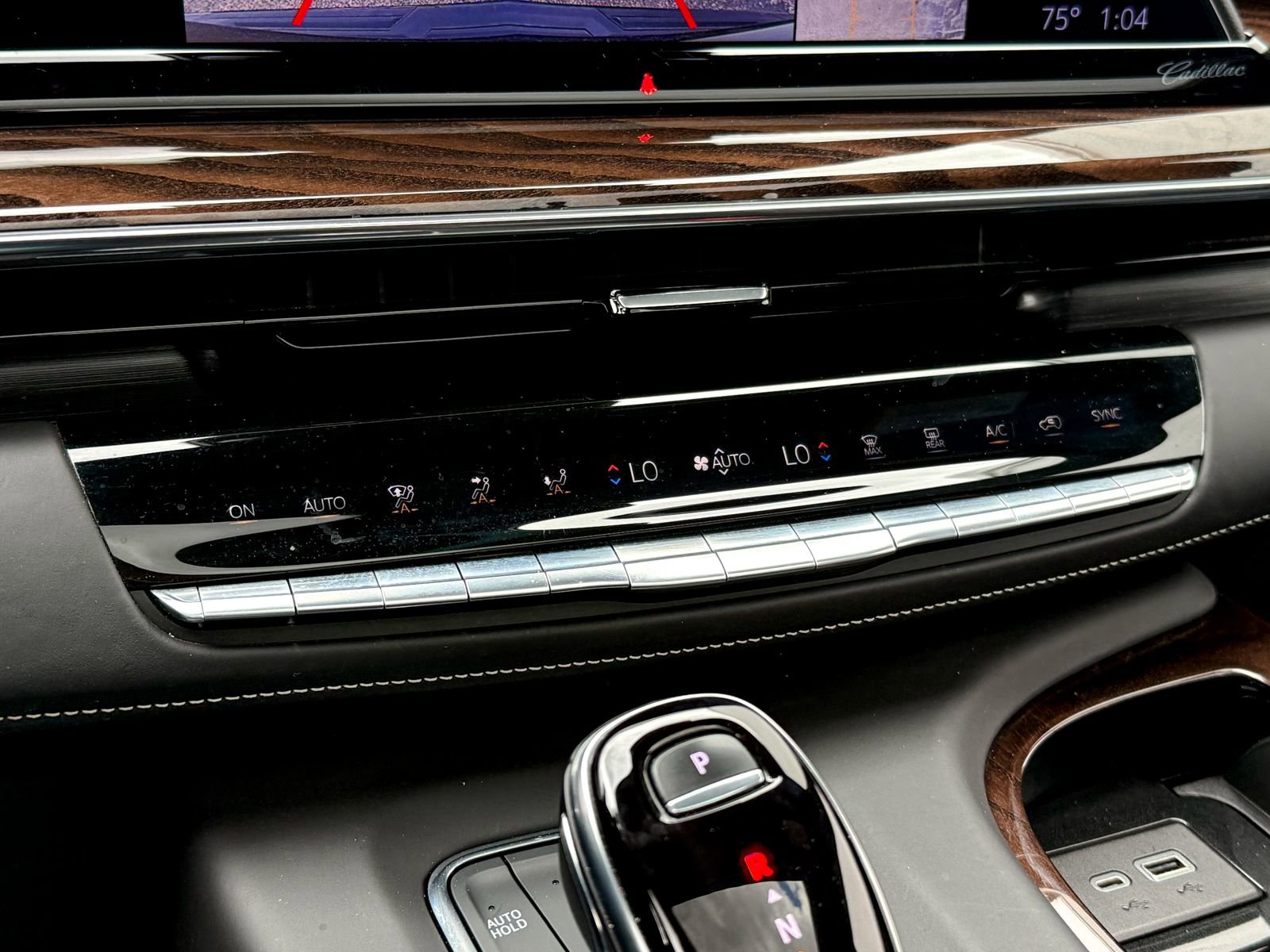 Certified 2022 Cadillac Escalade Premium Luxury Platinum w/ Heavy-Duty Trailer Package image 24