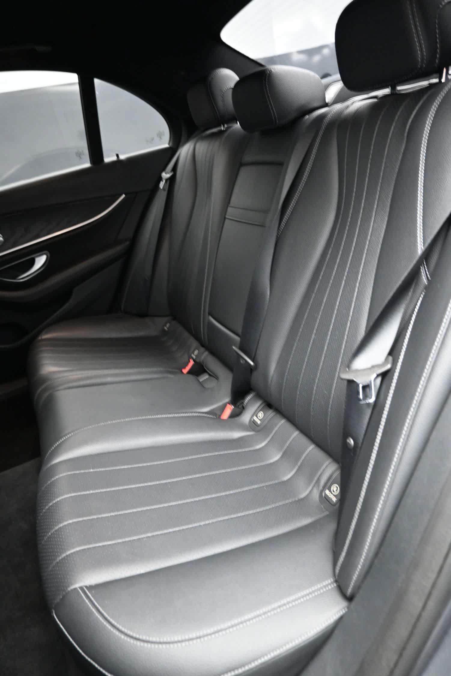 Used 2019 Mercedes-Benz E 300 4MATIC image 30