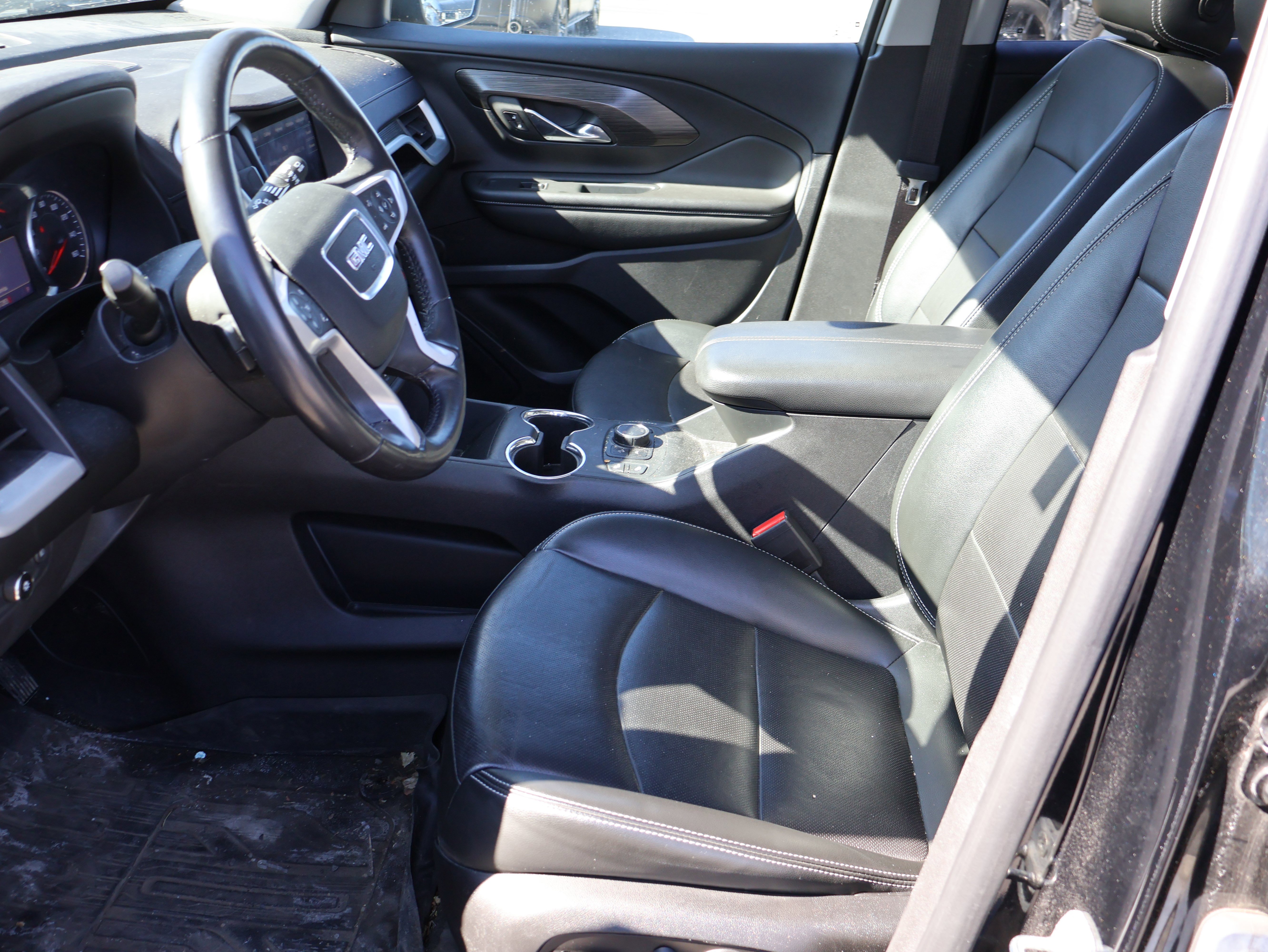 Used 2022 GMC Terrain SLT w/ Infotainment Package II image 34