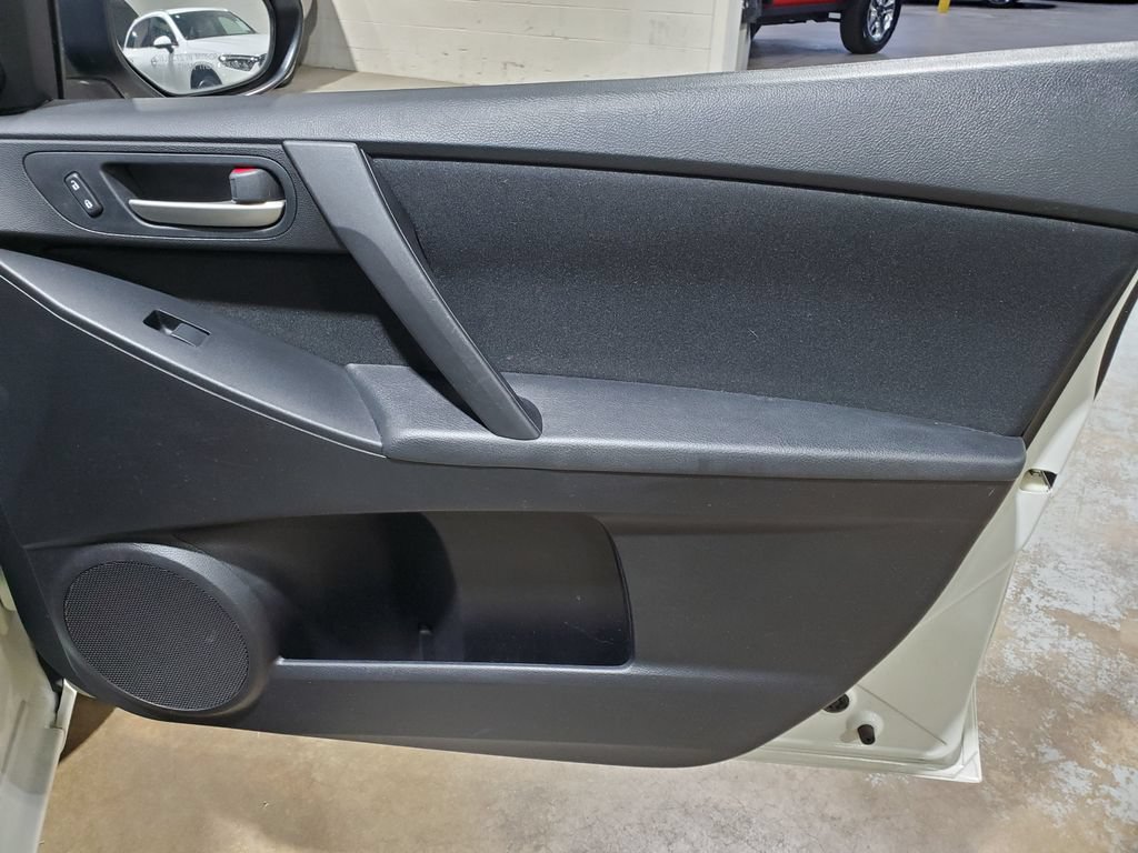 Used 2011 MAZDA MAZDA3 i Touring FWD image 14