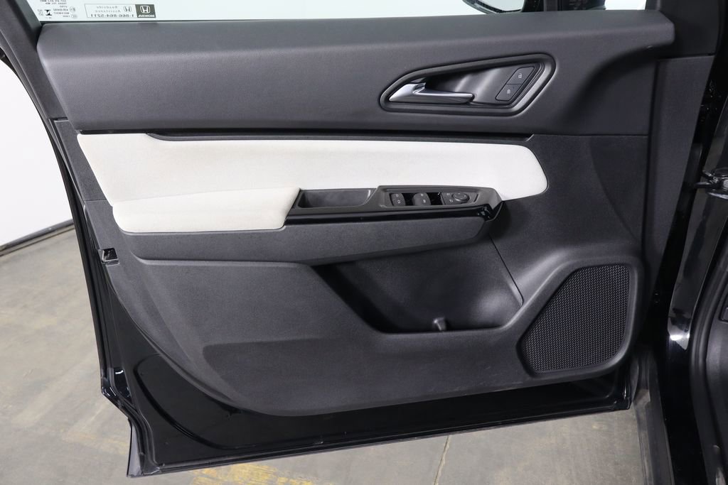 Used 2024 Honda Prologue EX image 18