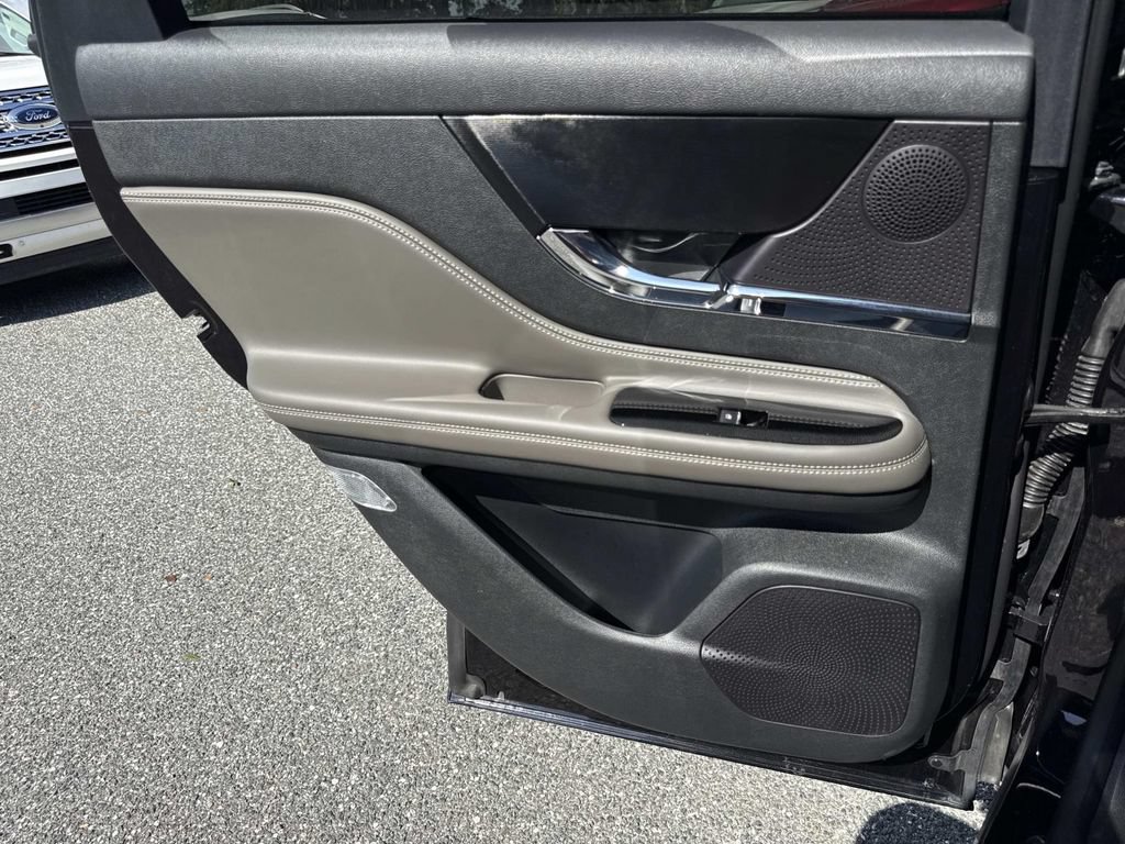 Certified 2023 Lincoln Corsair FWD w/ Equipment Group 101A image 13