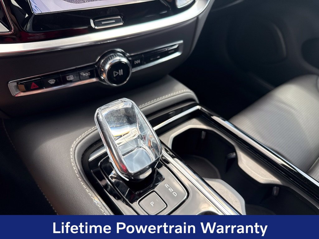 Certified 2025 Volvo S60 T8 Ultra AWD/4WD image 14