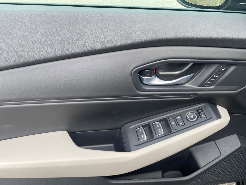 Certified 2025 Honda Accord EX-L image 36