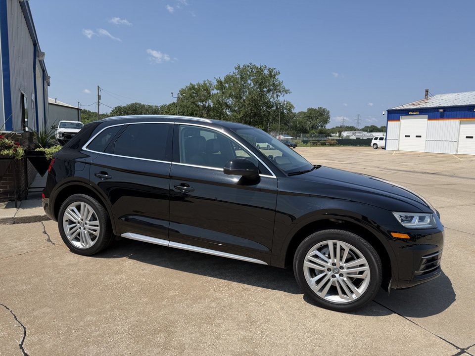 Used 2019 Audi Q5 2.0T Premium Plus w/ Premium Plus Package AWD/4WD image 4