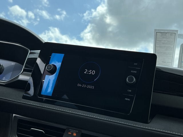 New 2025 Volkswagen Taos SE image 19