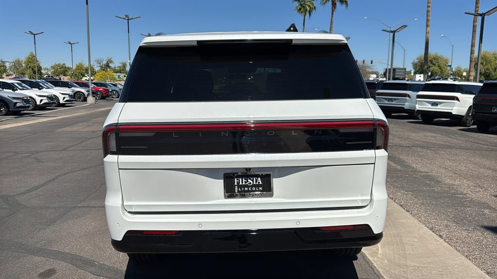 New 2026 Lincoln Navigator Premiere AWD/4WD image 25