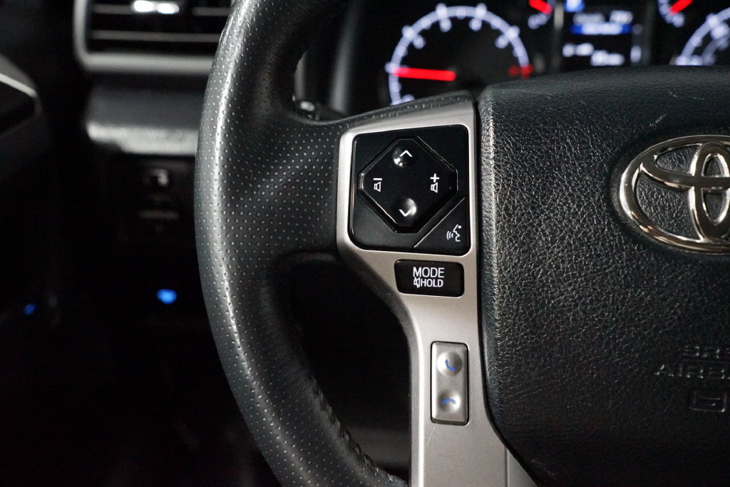 Used 2021 Toyota 4Runner SR5 AWD/4WD image 15
