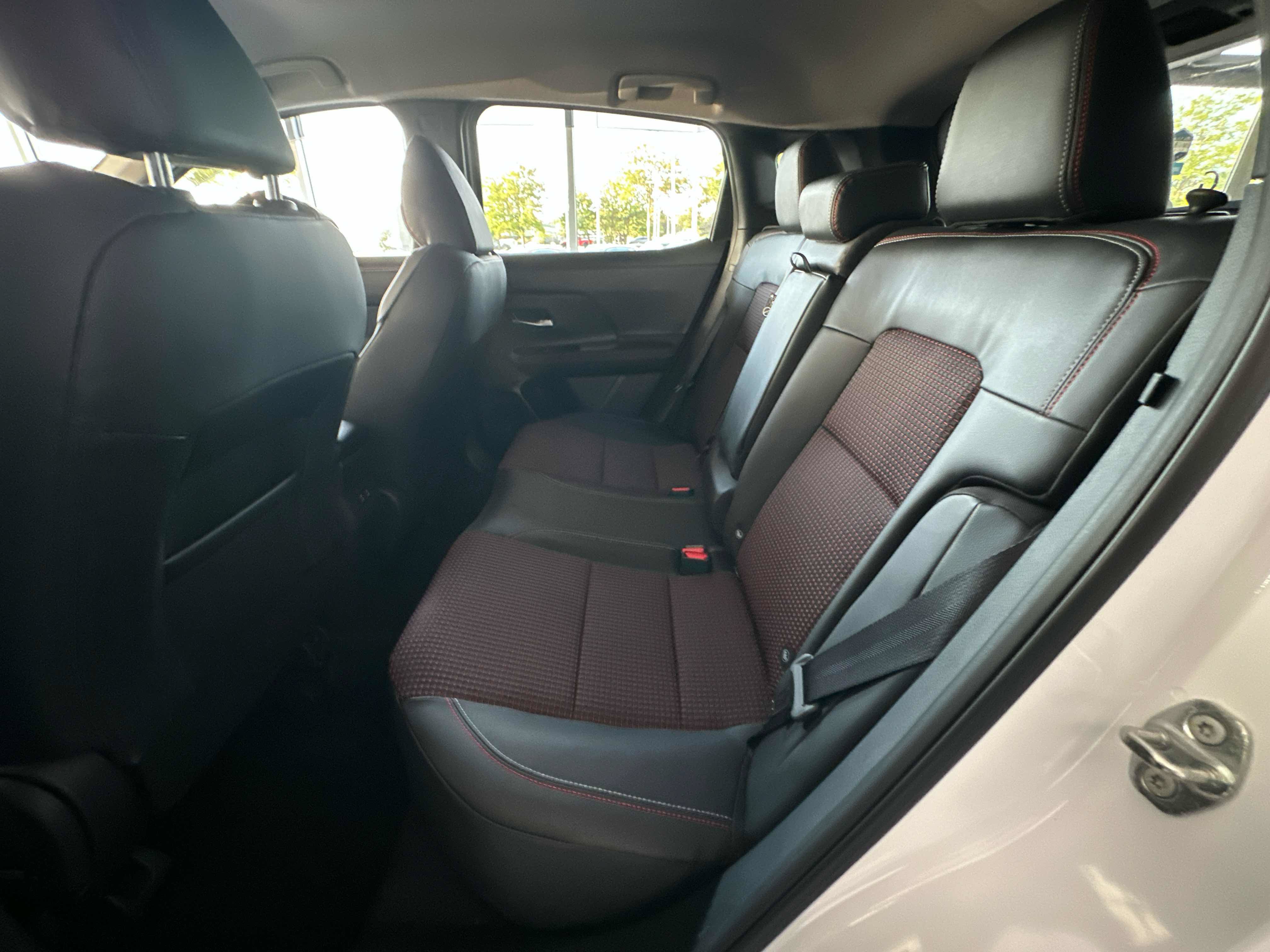 New 2025 Nissan Kicks SR AWD/4WD image 24