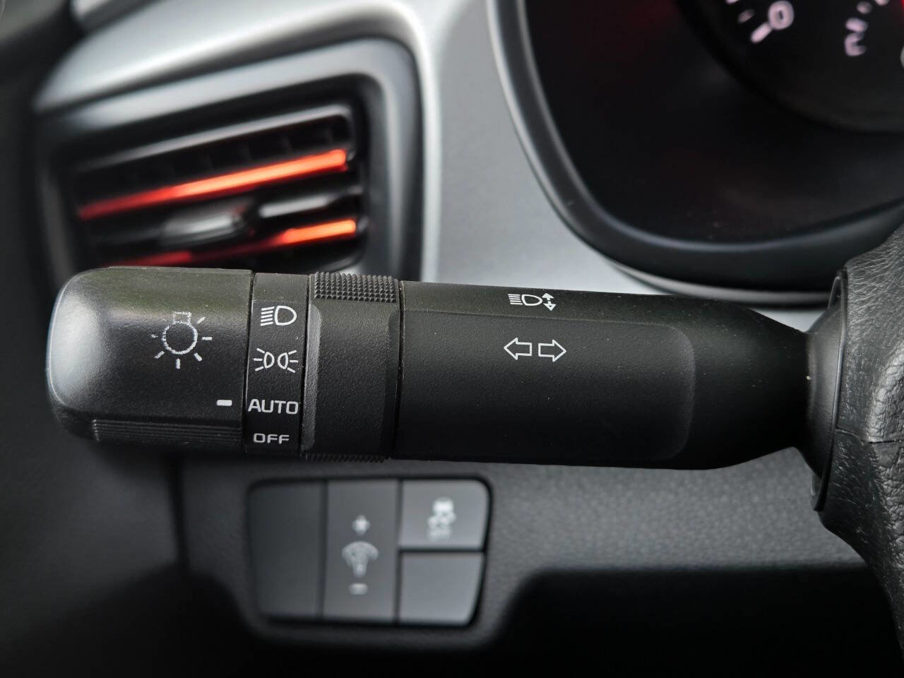 Used 2020 Kia Rio LX image 30