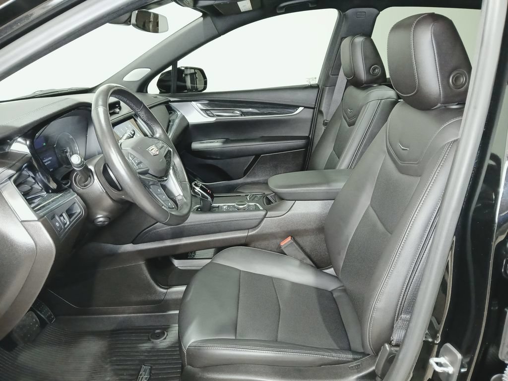Certified 2022 Cadillac XT5 Premium Luxury AWD/4WD image 10