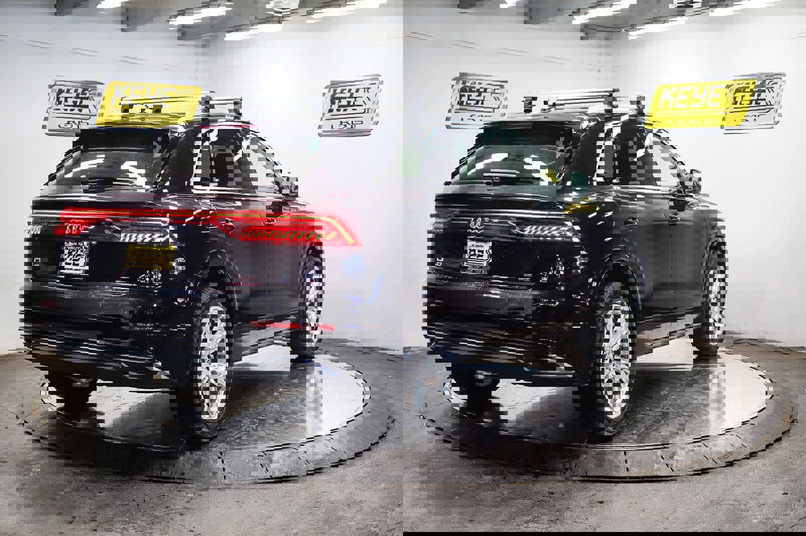 Used 2022 Audi Q8 Premium Plus image 4