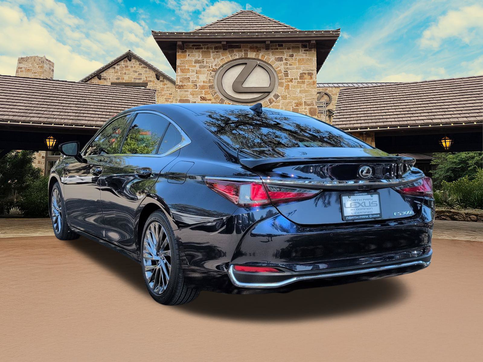 Certified 2024 Lexus ES 300h Ultra Luxury w/ Accessory Package (Z1) FWD image 3
