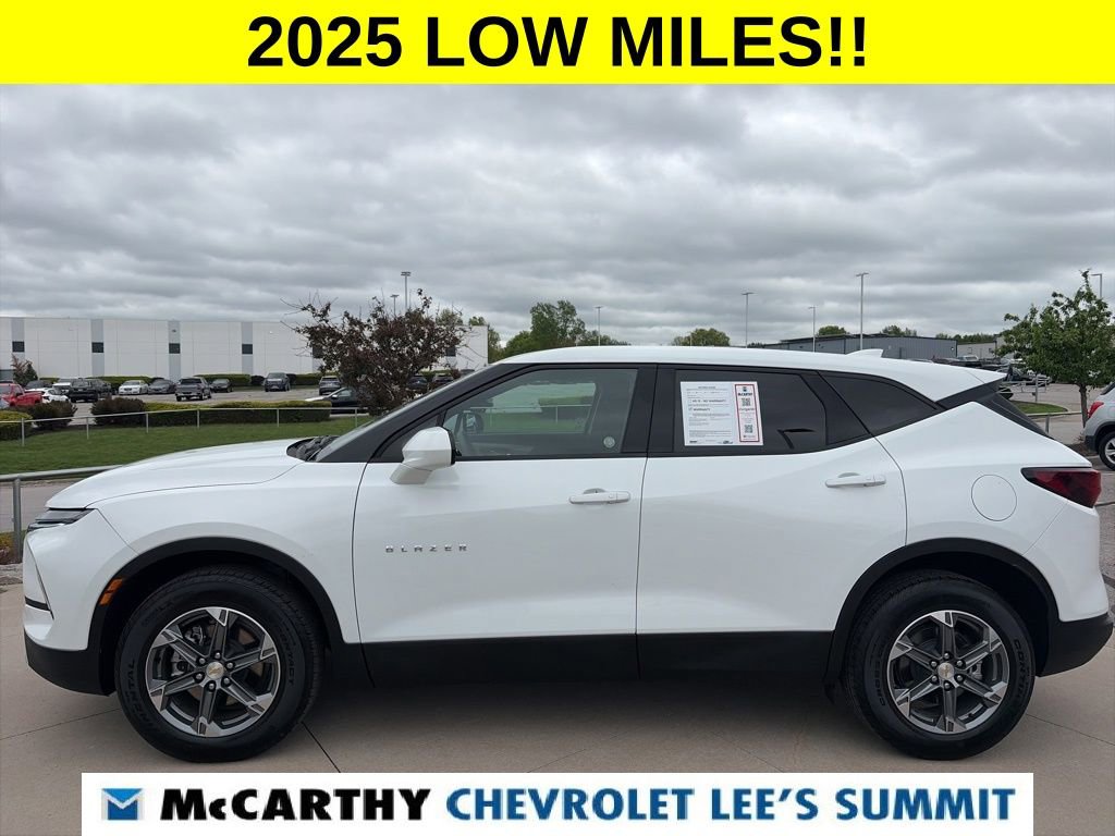 Used 2025 Chevrolet Blazer LT FWD image 5